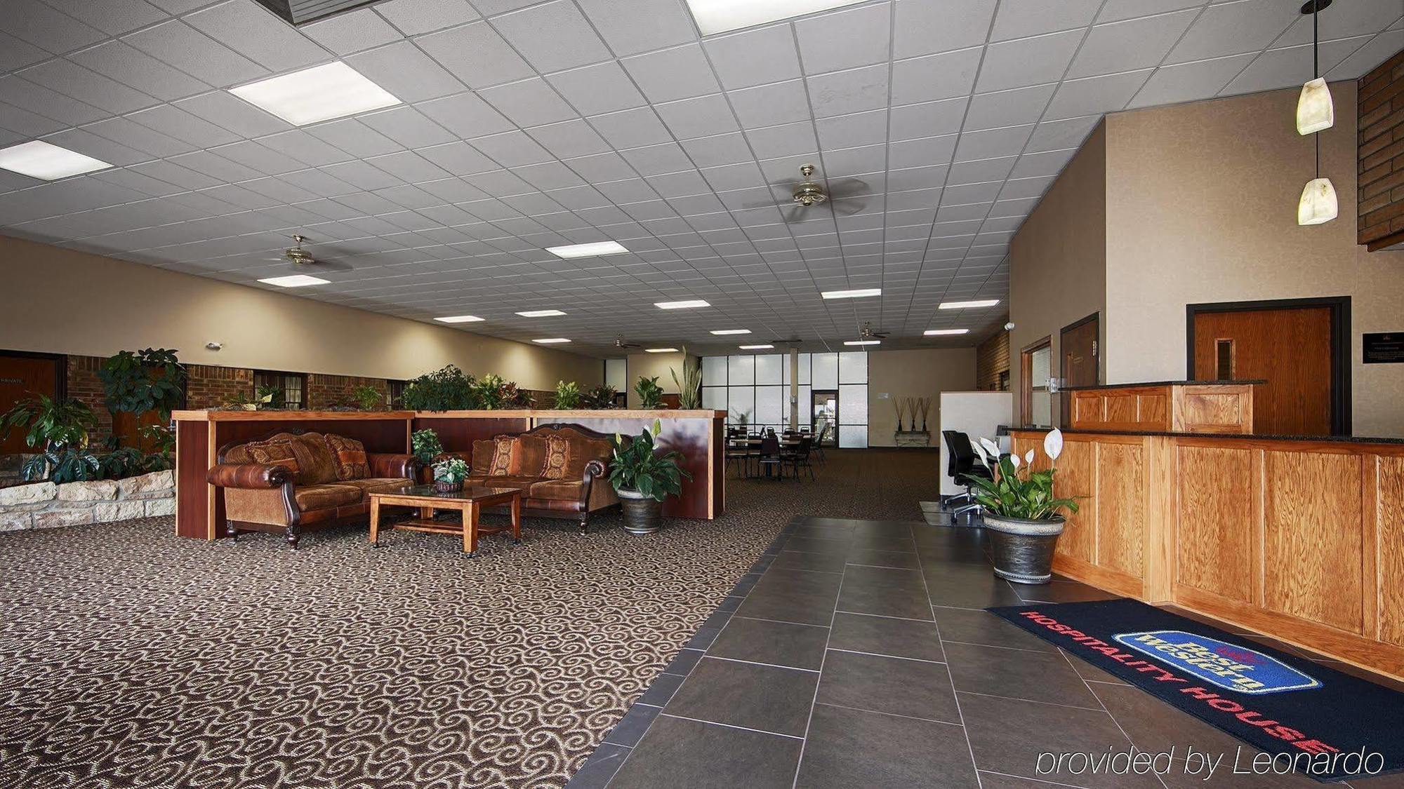 Best Western Hospitality House Емпория Екстериор снимка